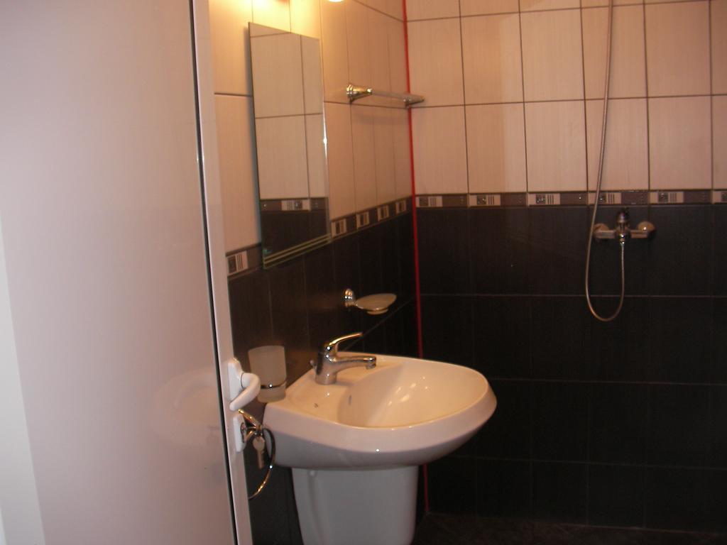 Adonai Apartments Nesebar Luaran gambar